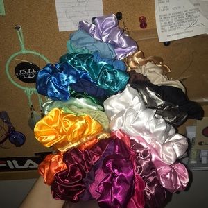SCRUNCHIES💥